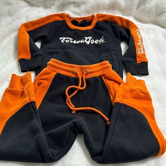 FOREVA GOOD SWEATSHIRT AND PANTS - Picture 1 of 8